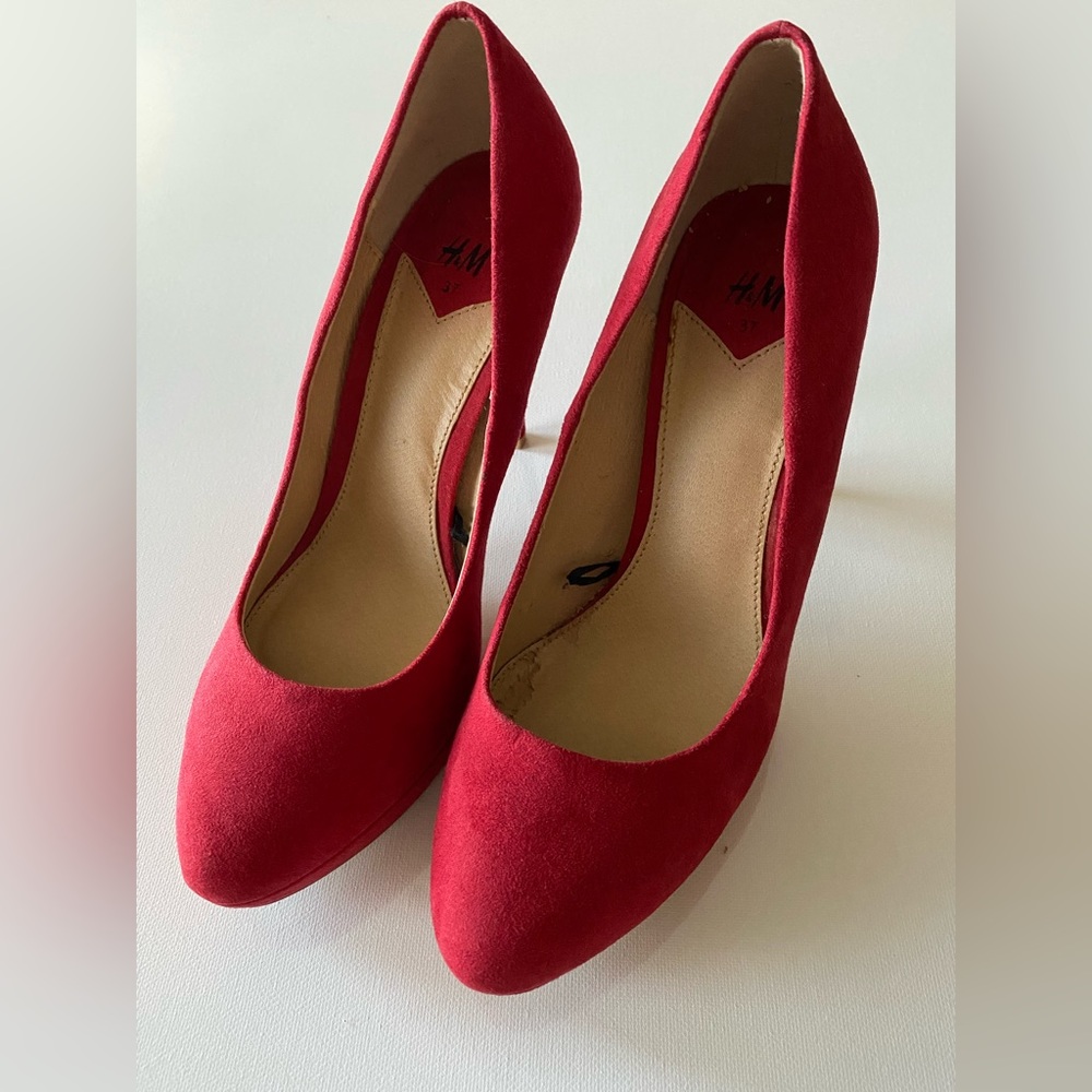 H&M Platform Heel pumps- Red